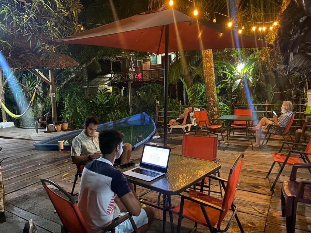 Lívingston Casa De La Iguana旅舍 外观 照片