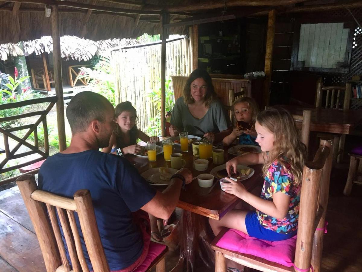 Lívingston Casa De La Iguana旅舍 外观 照片